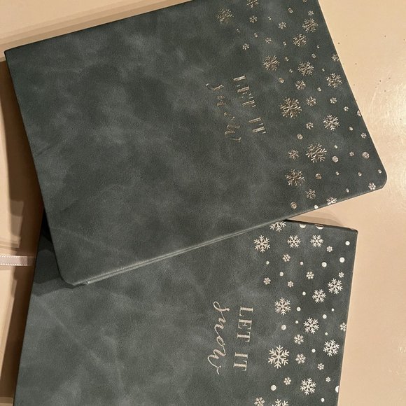 Journals /Set of Two Journals‎ ("Let is Snow") (new) (h/s) - Picture 3 of 12